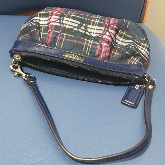 Coach multi plaid tartan patent leather wristlet - Picture 10 of 16